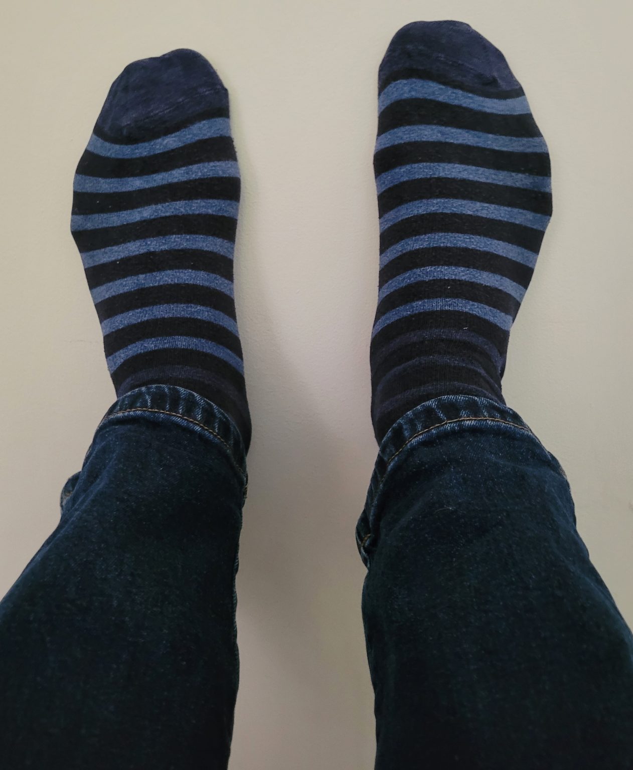 What Color Socks To Wear With Jeans? The Men Hero