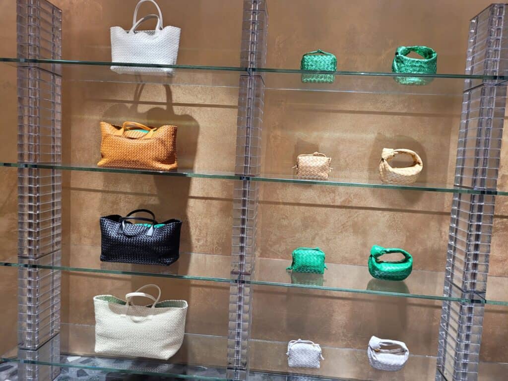 why are bottega veneta bags so expensive